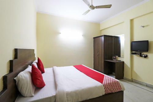 Oyo 49576 Hotel Divine