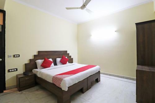 Oyo 49576 Hotel Divine