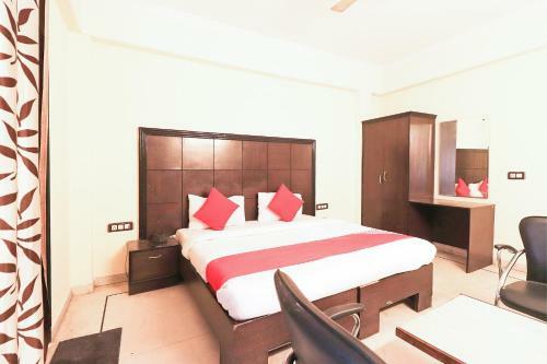 Oyo 49576 Hotel Divine
