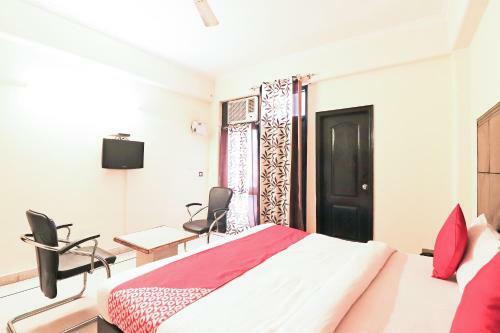 Oyo 49576 Hotel Divine