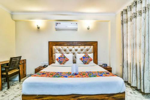 Hotel Mavens White Golf Course Road Gurgaon