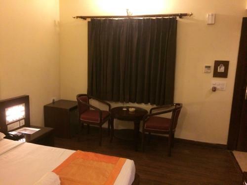 Hotel Square Precious