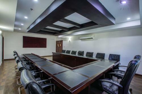Hotel Raj Residency