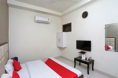 Oyo 17280 Hotel Relax Residency