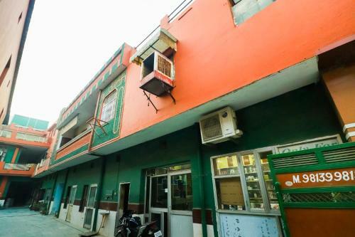 Spot On 67868 Hotel Gourav Regency