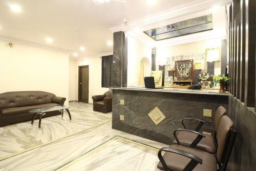 Hotel Oyo 24204 Nav Bharath Residency