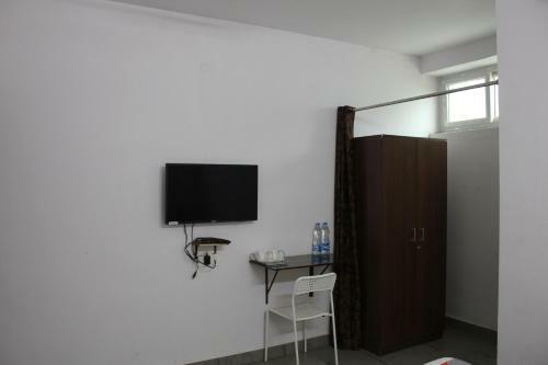 Hotel Spring Leaf Budget