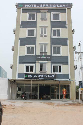 Hotel Spring Leaf Budget