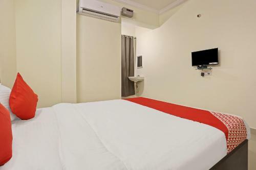 Hotel Oyo 35467 Shiridi Residency