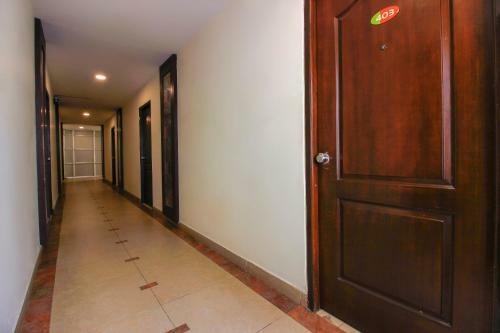 Hotel Capital O 68918 Sravya Grand Residency
