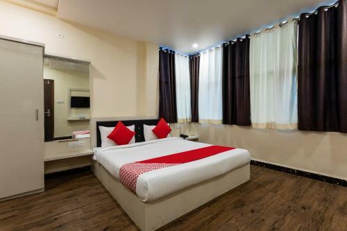 Oyo 29896 Hotel Forest Inn