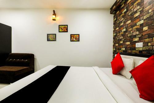 Capital O 71256 Hotel Seemansh