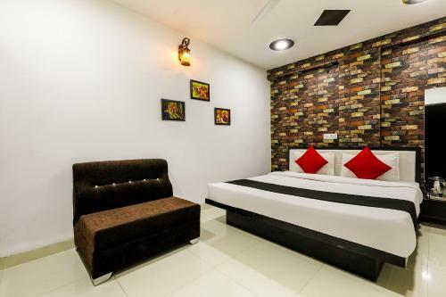 Capital O 71256 Hotel Seemansh