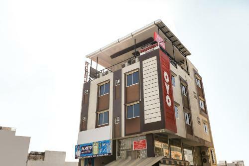Capital O 71256 Hotel Seemansh