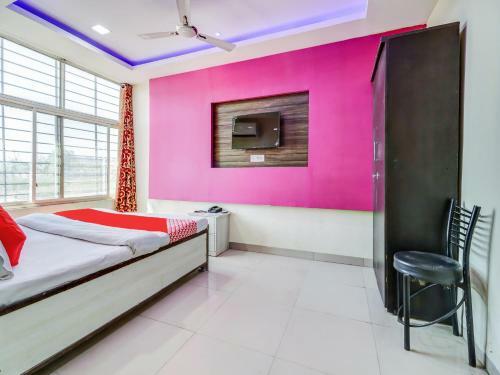 Oyo 79305 Flagship Hotel White House