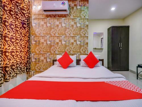 Oyo 79305 Flagship Hotel White House