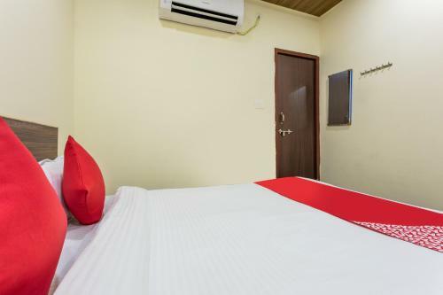 Oyo 47033 Hotel Krishna