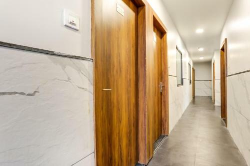 Hotel Silverkey Executive Stays 60501 Babul Nagar