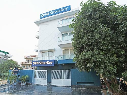 Hotel Silverkey Executive Stays 77177 Chikitsak Nagar