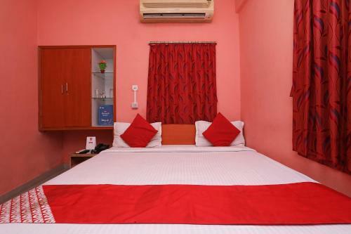 Hotel Oyo 10880 Silver Inn