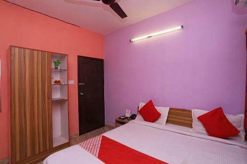 Hotel Oyo 10880 Silver Inn