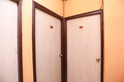 Hotel Oyo 10880 Silver Inn