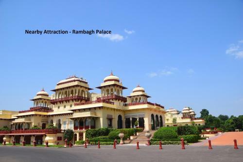 Capital O 46289 Hotel Royal Akshayam