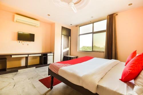 Oyo 62492 Hotel Royal Residency