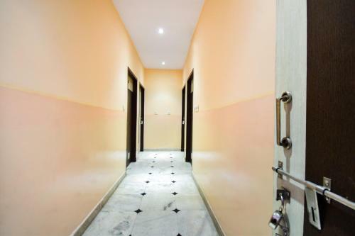 Oyo 62492 Hotel Royal Residency