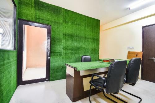 Oyo 62492 Hotel Royal Residency