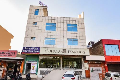 Oyo 62492 Hotel Royal Residency