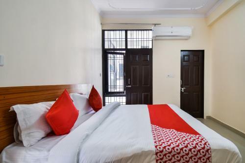 Hotel Oyo 64484 Sajjan Residency