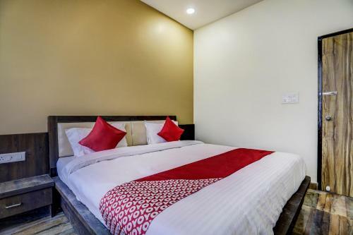 Oyo 61709 Hotel Gd Palace