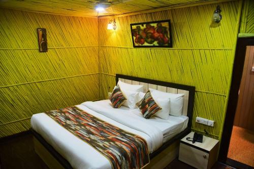 Hotel Bamboo Castle