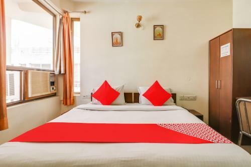 Oyo 78883 Flagship Hotel Sinjara Paradise