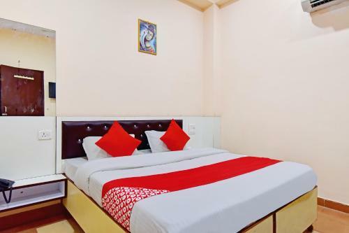 Oyo 78449 Hotel Heera Palace