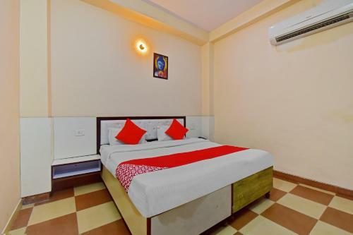 Oyo 78449 Hotel Heera Palace