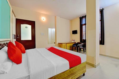 Oyo 78449 Hotel Heera Palace