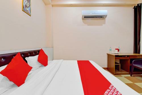 Oyo 78449 Hotel Heera Palace