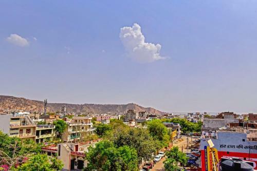 Oyo 78449 Hotel Heera Palace