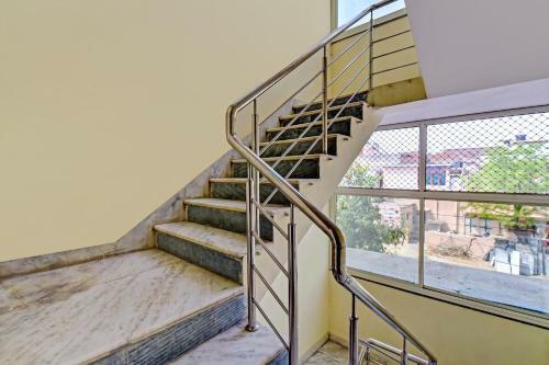 Oyo 78449 Hotel Heera Palace