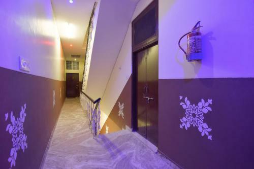 Oyo 49882 Hotel Shiv Shakti