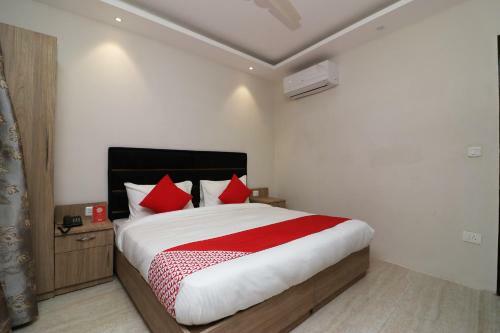 Oyo 71084 Hotel Diamond Key