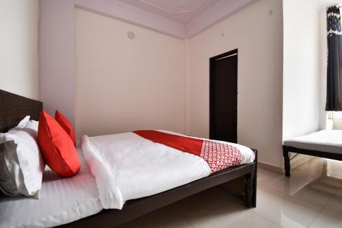 Oyo 45087 Hotel Sapphire Palace 2