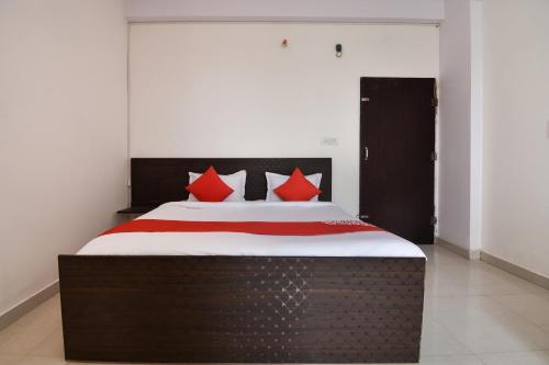 Oyo 45087 Hotel Sapphire Palace 2