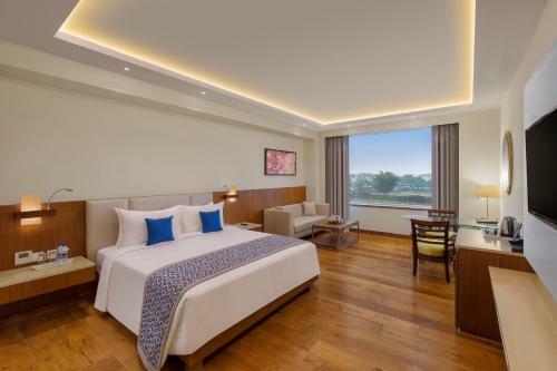 Hotel Viraj Sarovar Portico