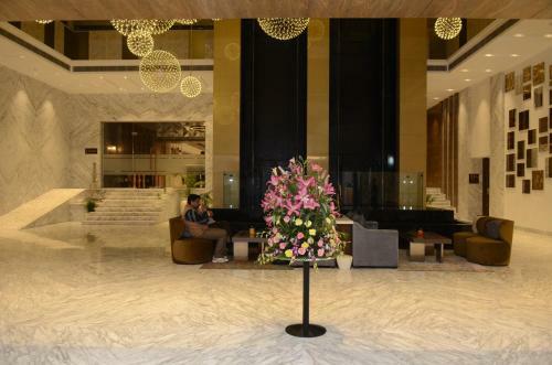 Hotel Viraj Sarovar Portico