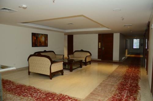 Hotel Viraj Sarovar Portico