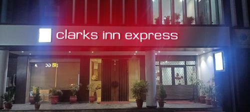 Hotel Clarks Inn Express, Jammu