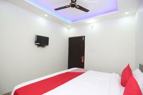 Oyo 23253 Hotel Baswari